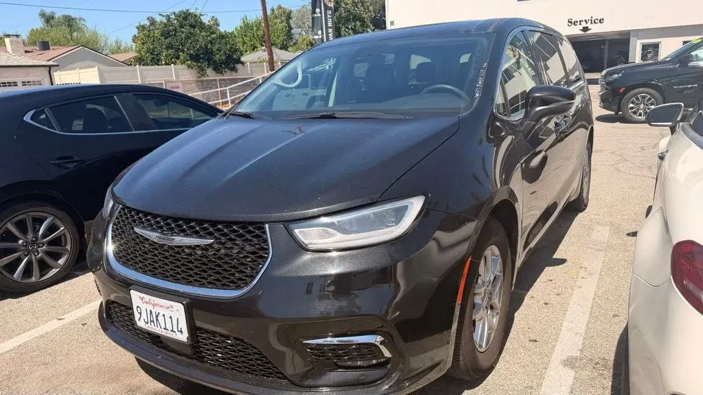 Vehicle Image 2