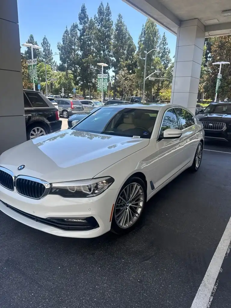 2018 BMW 5 Series 530i Sedan's photo