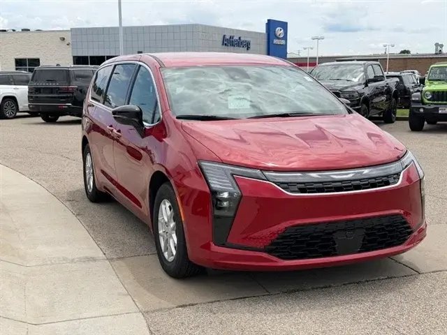 2027 Chrysler Pacifica Select photo 3