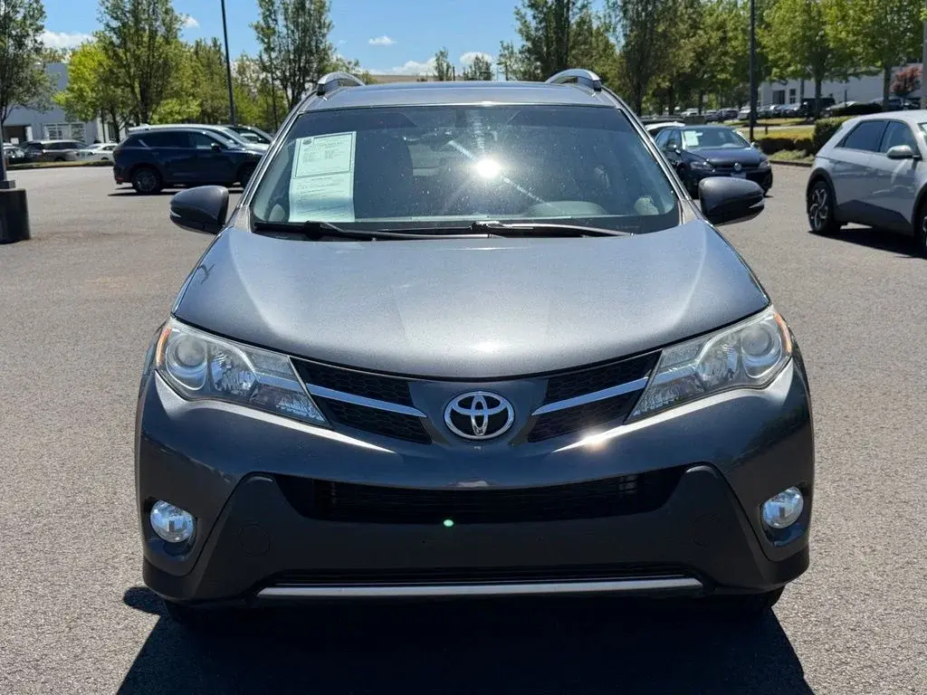 2013 Toyota RAV4 XLE photo 3