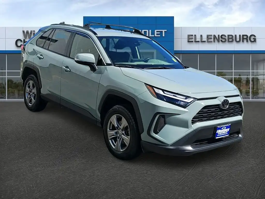 2023 Toyota RAV4 XLE AWD's photo