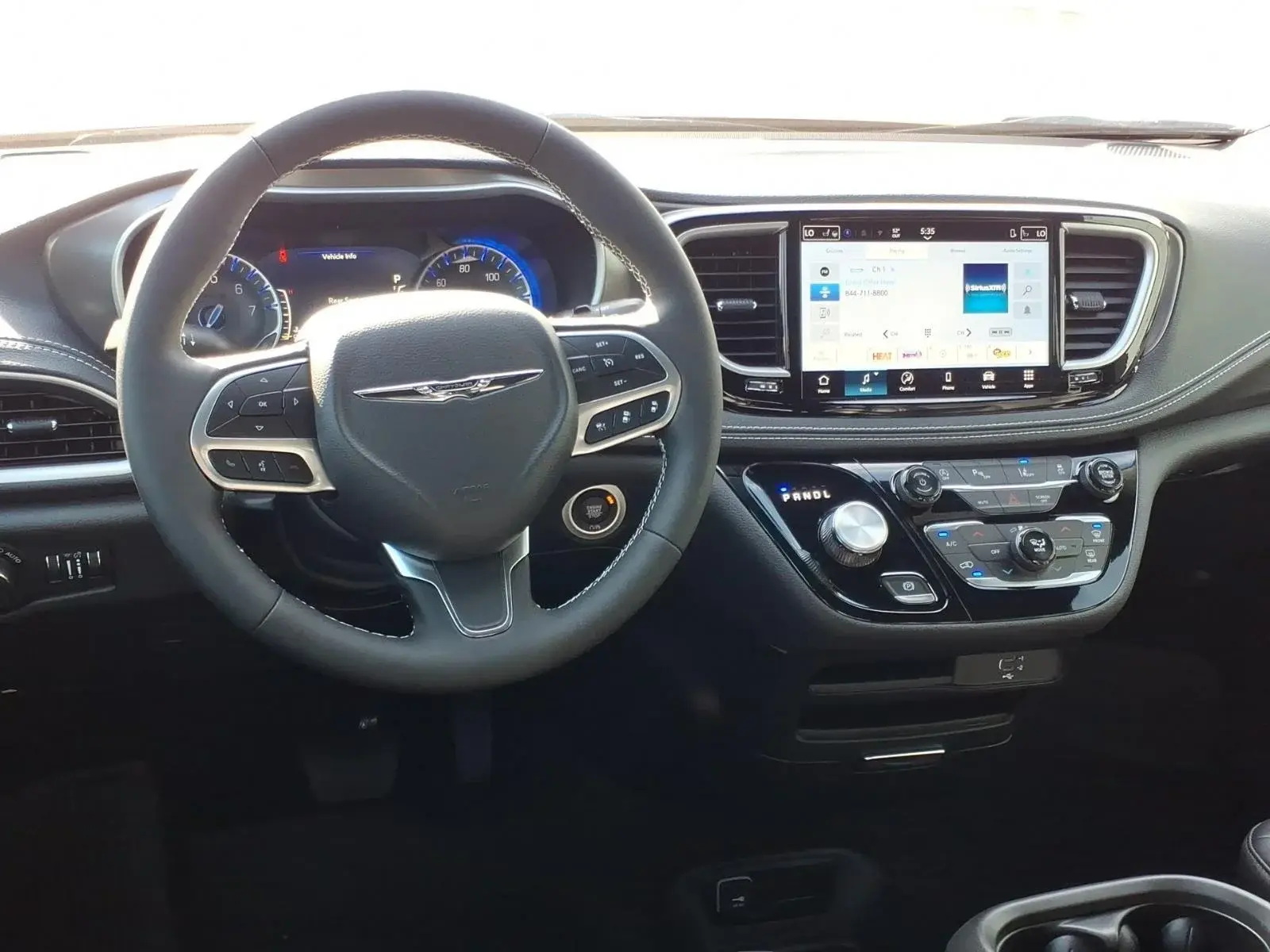 2026 Chrysler Pacifica Select photo 4