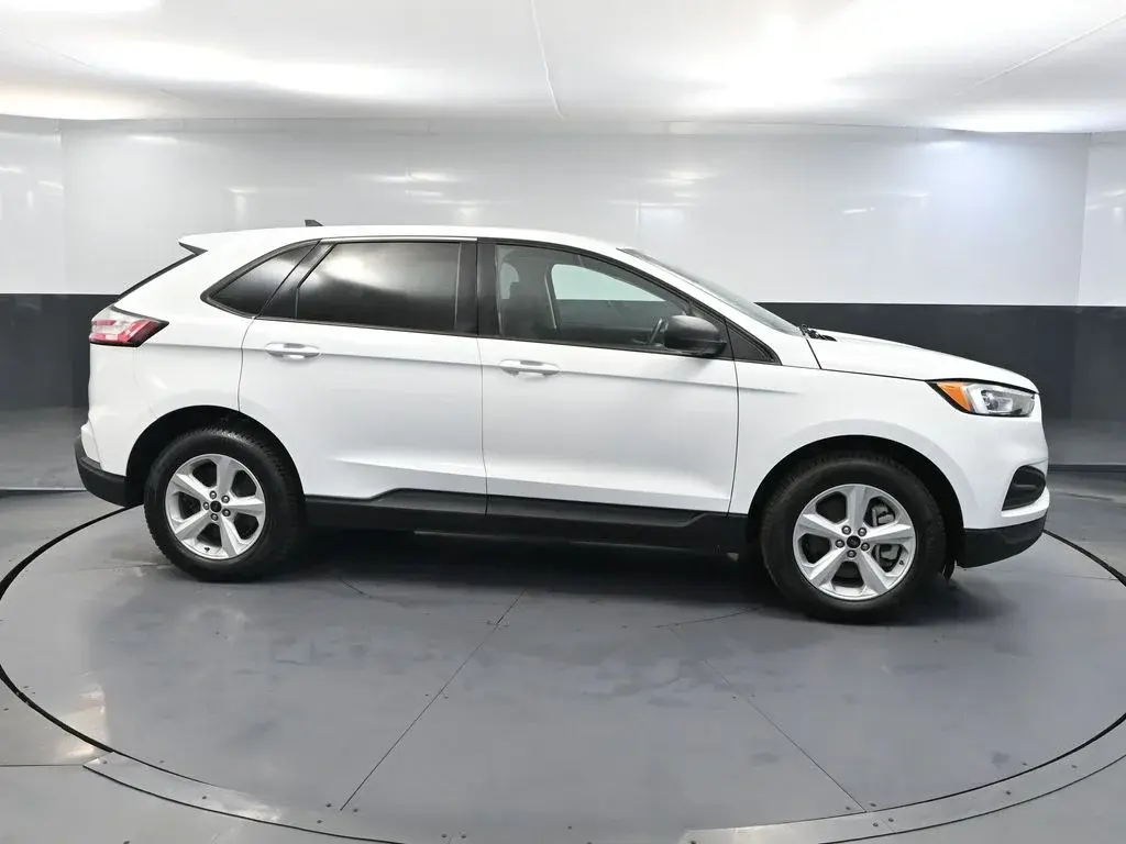 2023 Ford Edge SE AWD photo 4