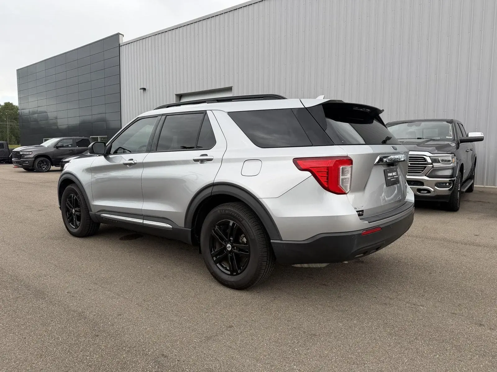 2020 Ford Explorer XLT RWD photo 4