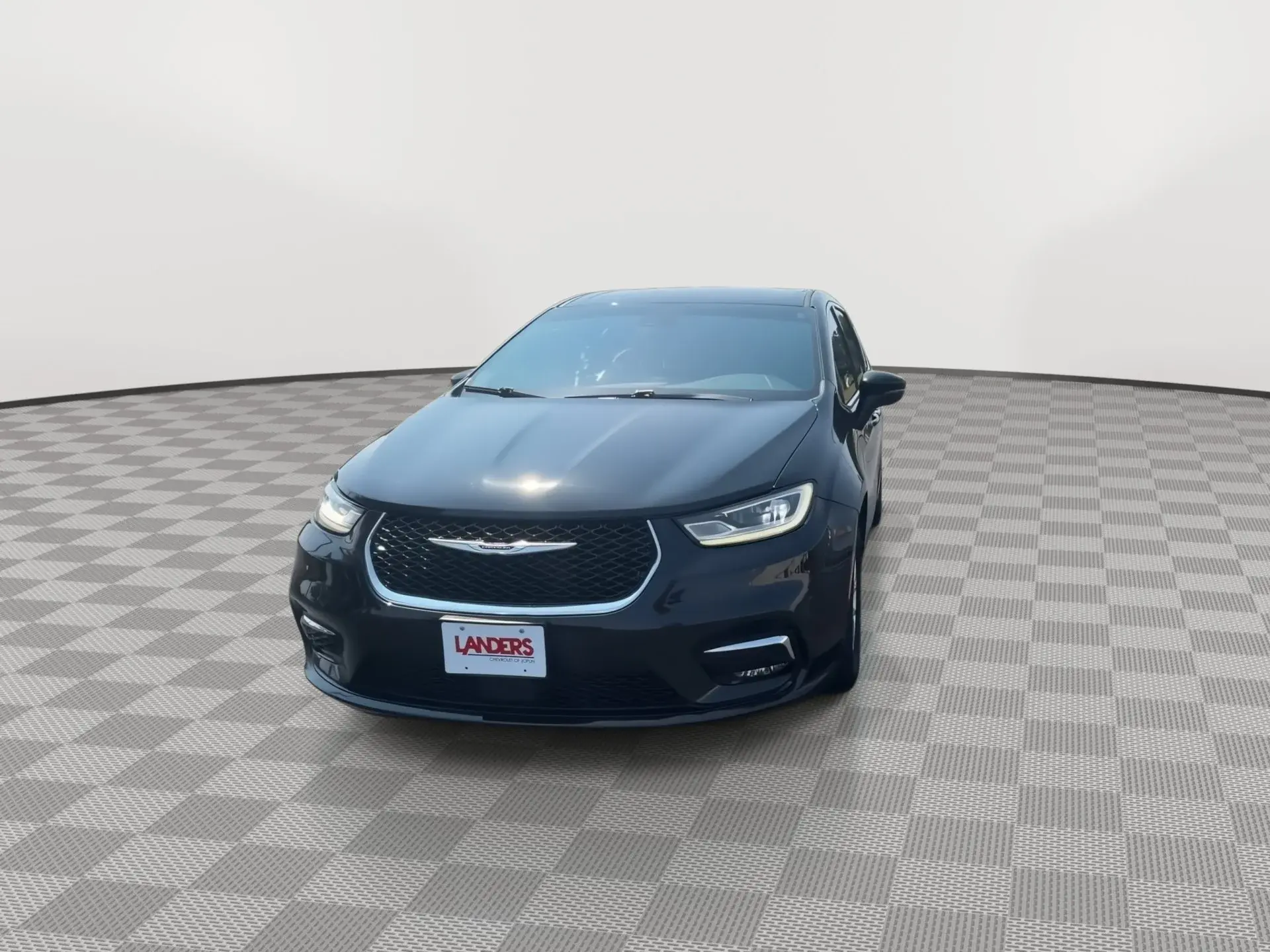 2023 Chrysler Pacifica Touring photo 3