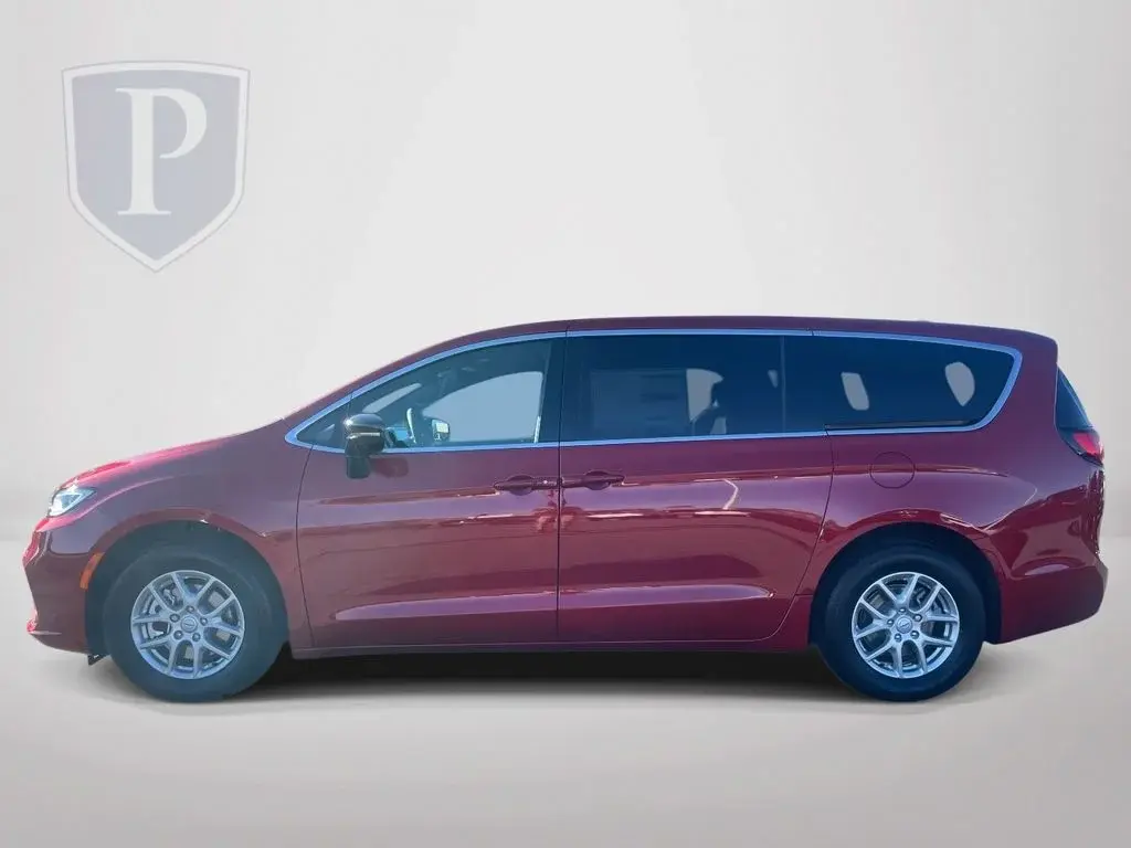 2026 Chrysler Pacifica Select photo 5