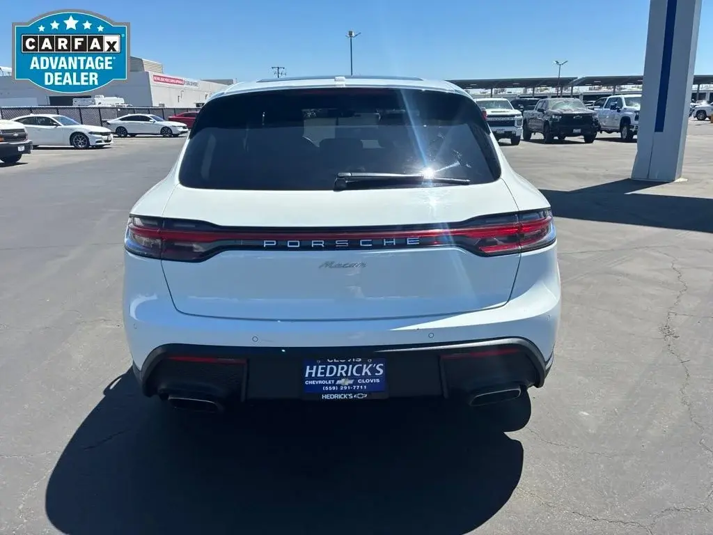 2024 Porsche Macan undefined photo 4