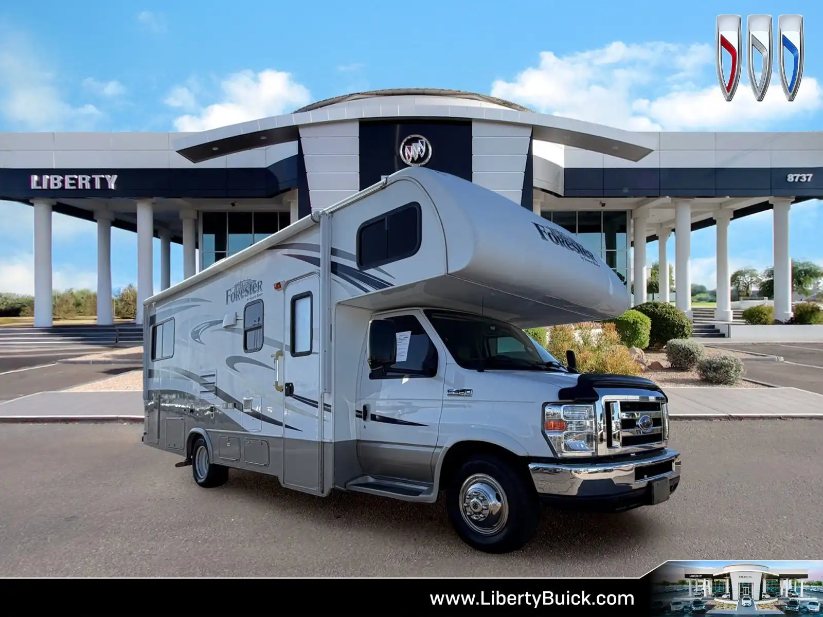 2014 Ford E-Series DRW E-450 Super Duty 158 in WB's photo