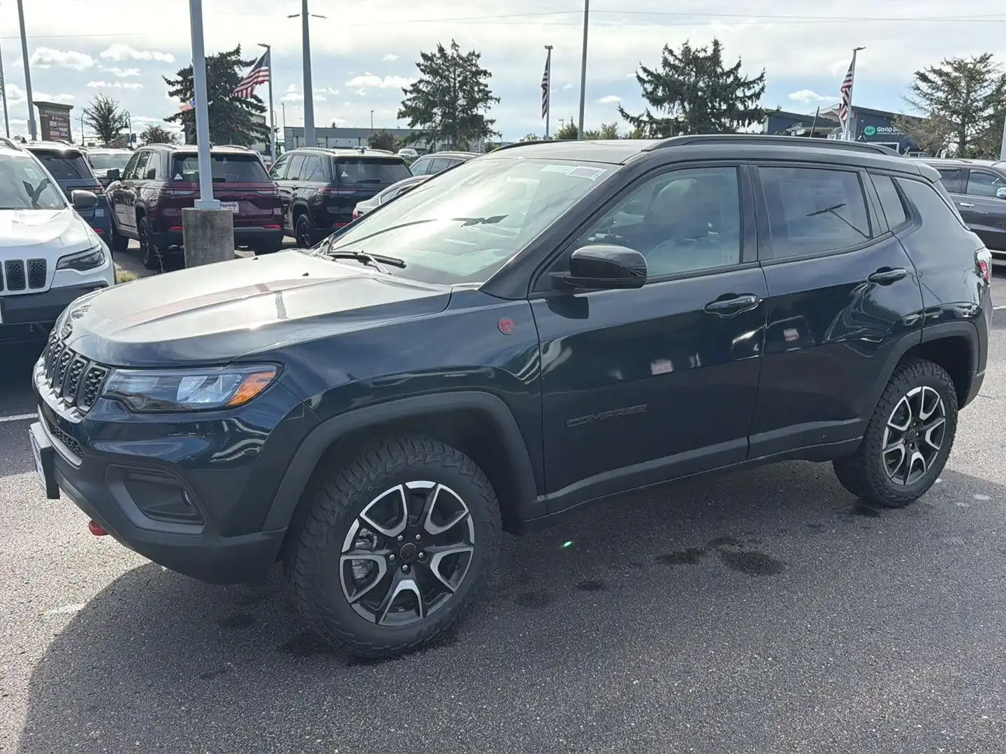 2026 Jeep Compass Trailhawk 4WD's photo
