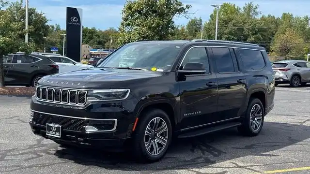 2024 Jeep Wagoneer L Series I 4WD's photo