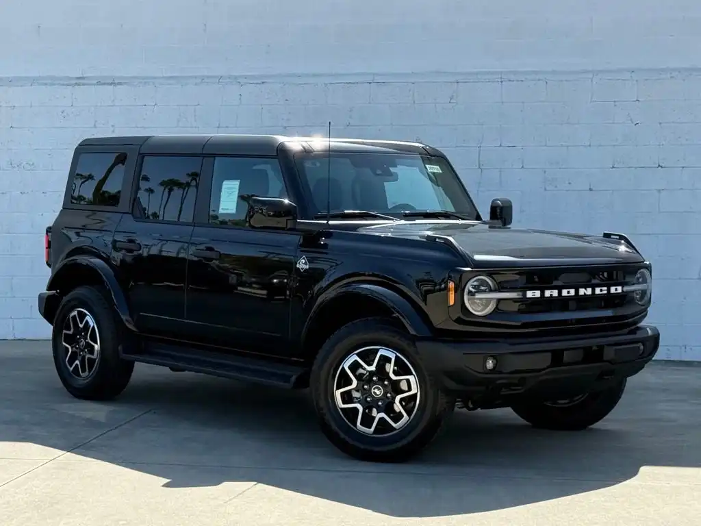 2026 Ford Bronco Outer Banks 4x4's photo