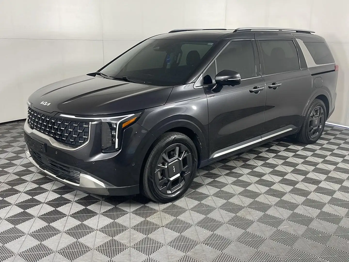 2026 Kia Sedona SX's photo