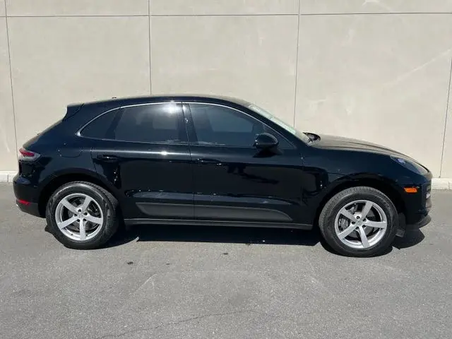 2021 Porsche Macan Base photo 5