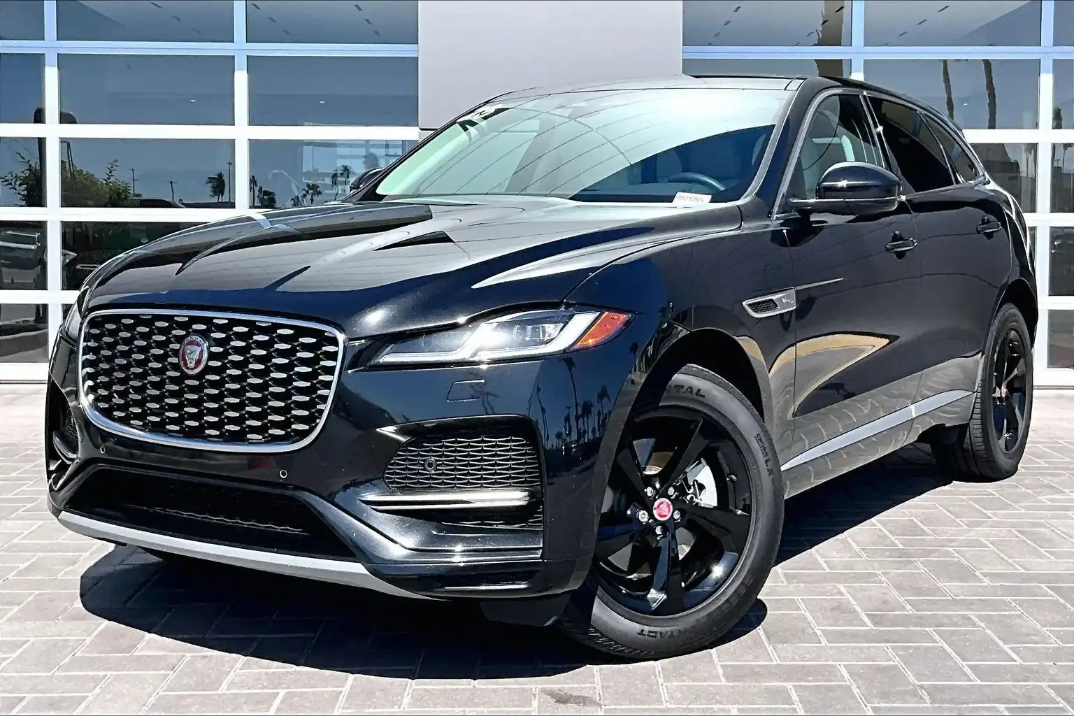 2023 Jaguar F-PACE P250's photo