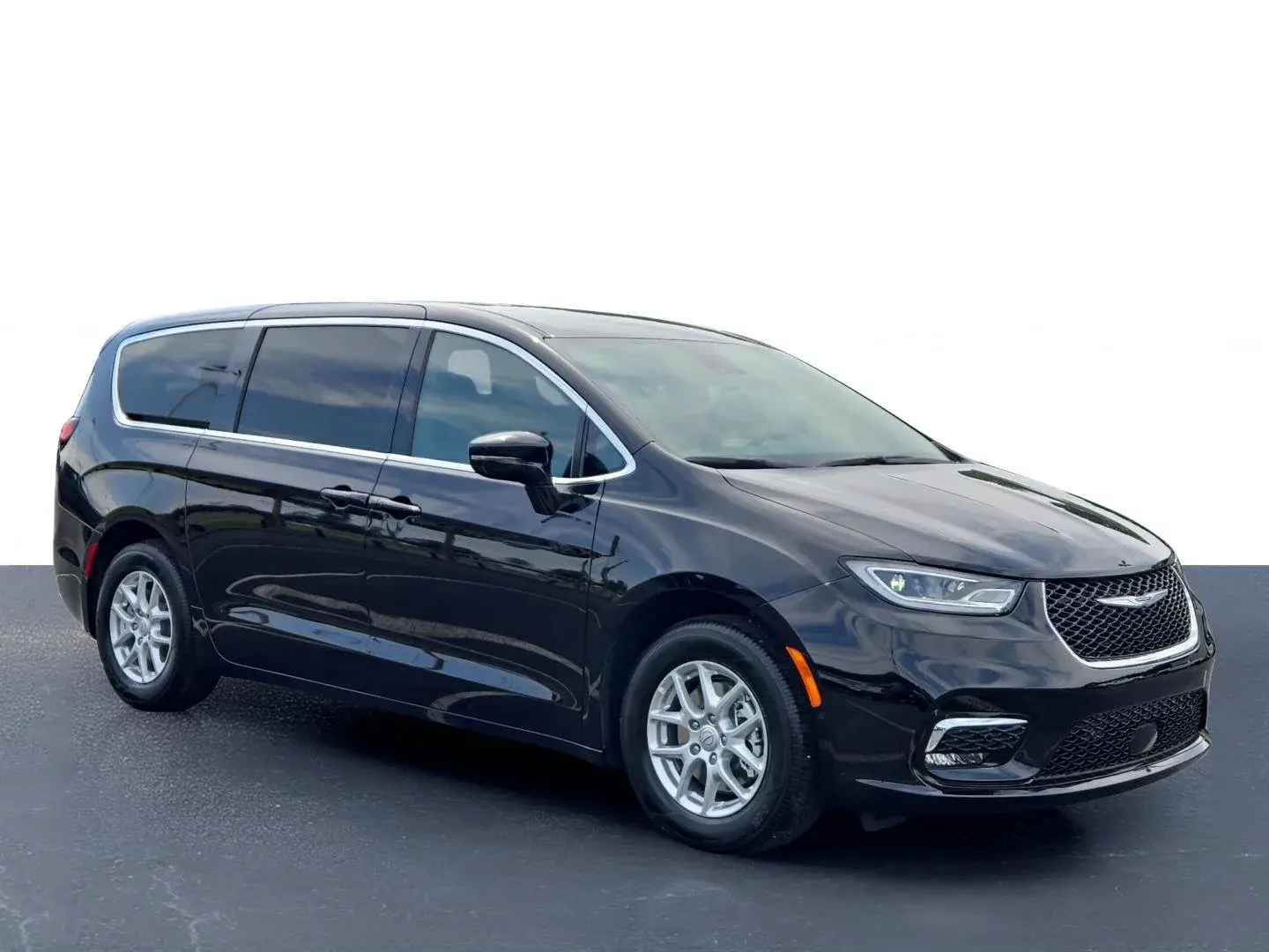 2026 Chrysler Pacifica Select photo 3
