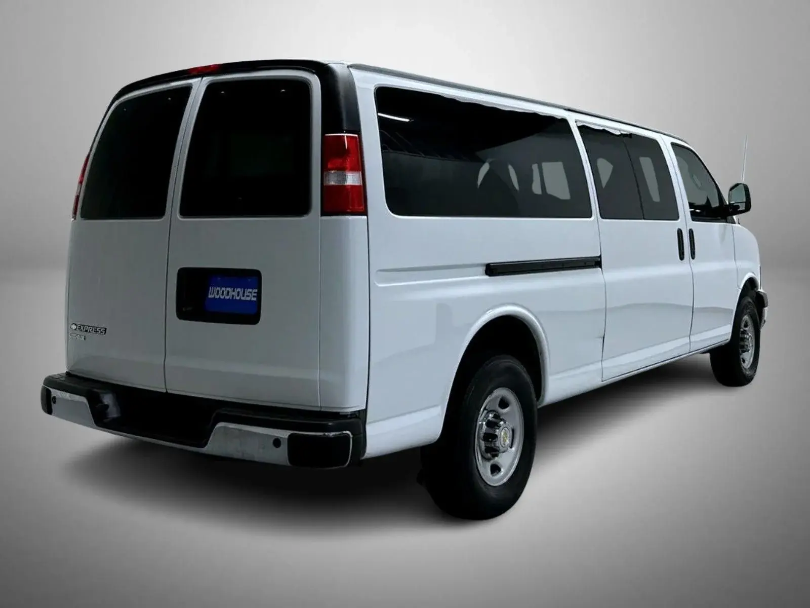 2024 Chevrolet Express 3500 LT Extended photo 5