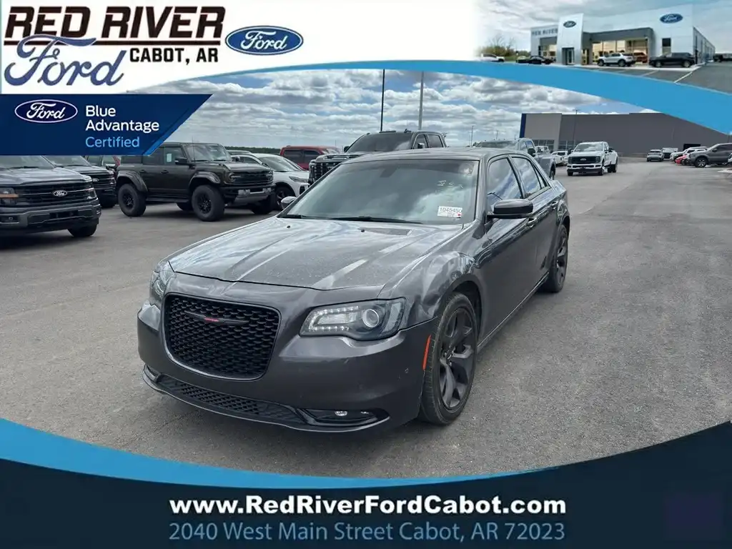 2023 Chrysler 300 S's photo