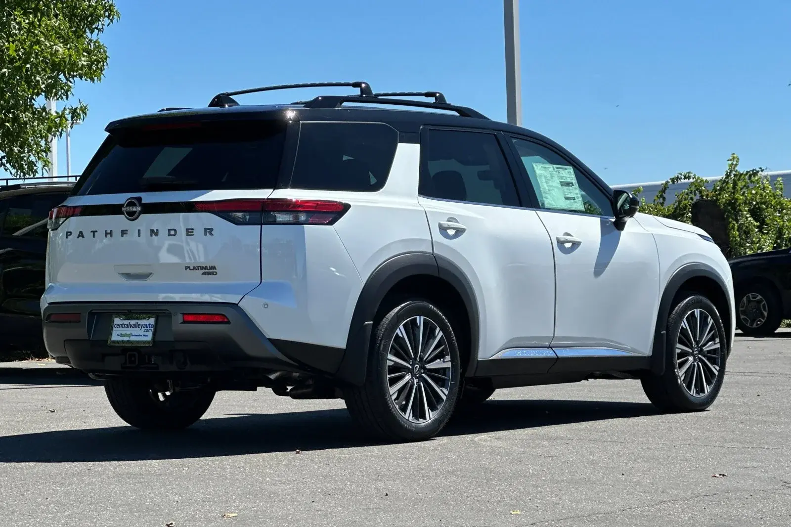 2026 Nissan Pathfinder Platinum 4WD photo 4