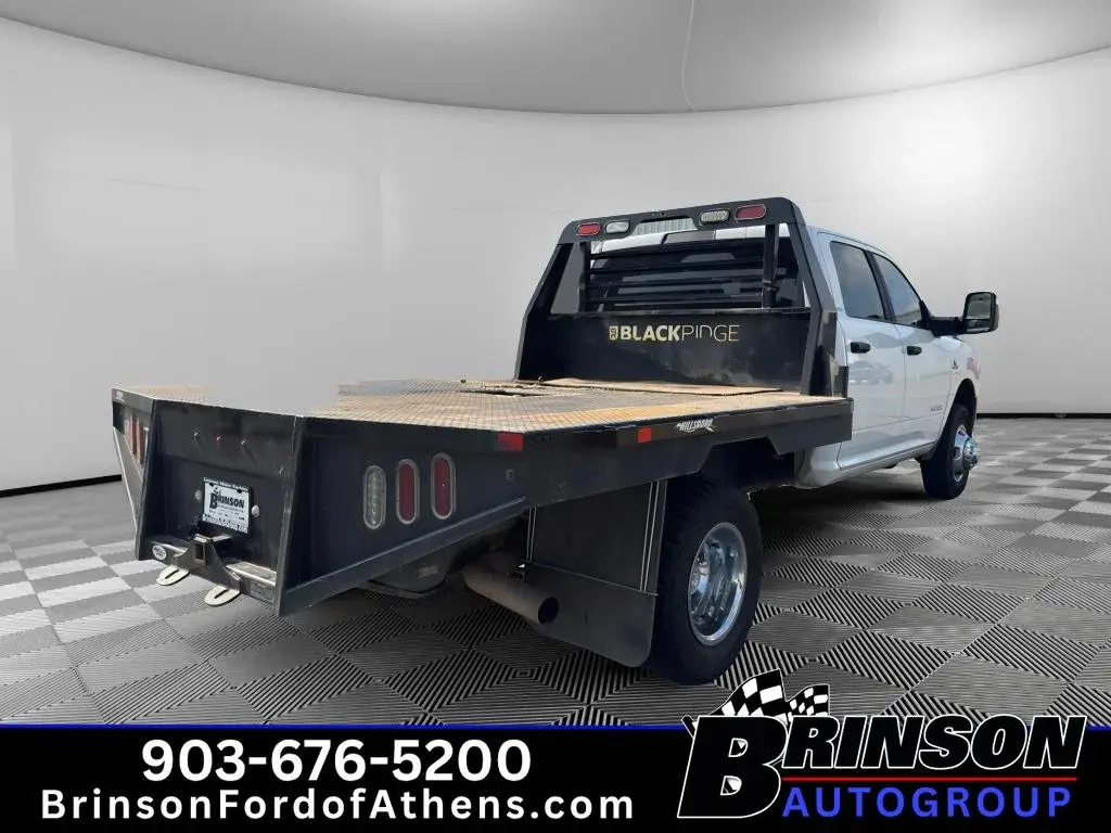 2024 RAM 3500 SLT 4X4 Crew Cab photo 5