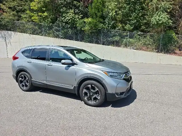 2018 Honda CR-V Touring 2WD's photo