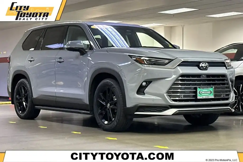 2025 Toyota Grand Highlander Hybrid MAX Platinum AWD's photo