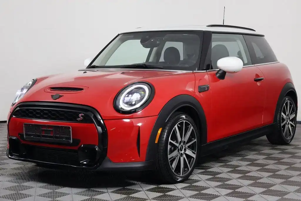 2024 MINI Hardtop Cooper S's photo