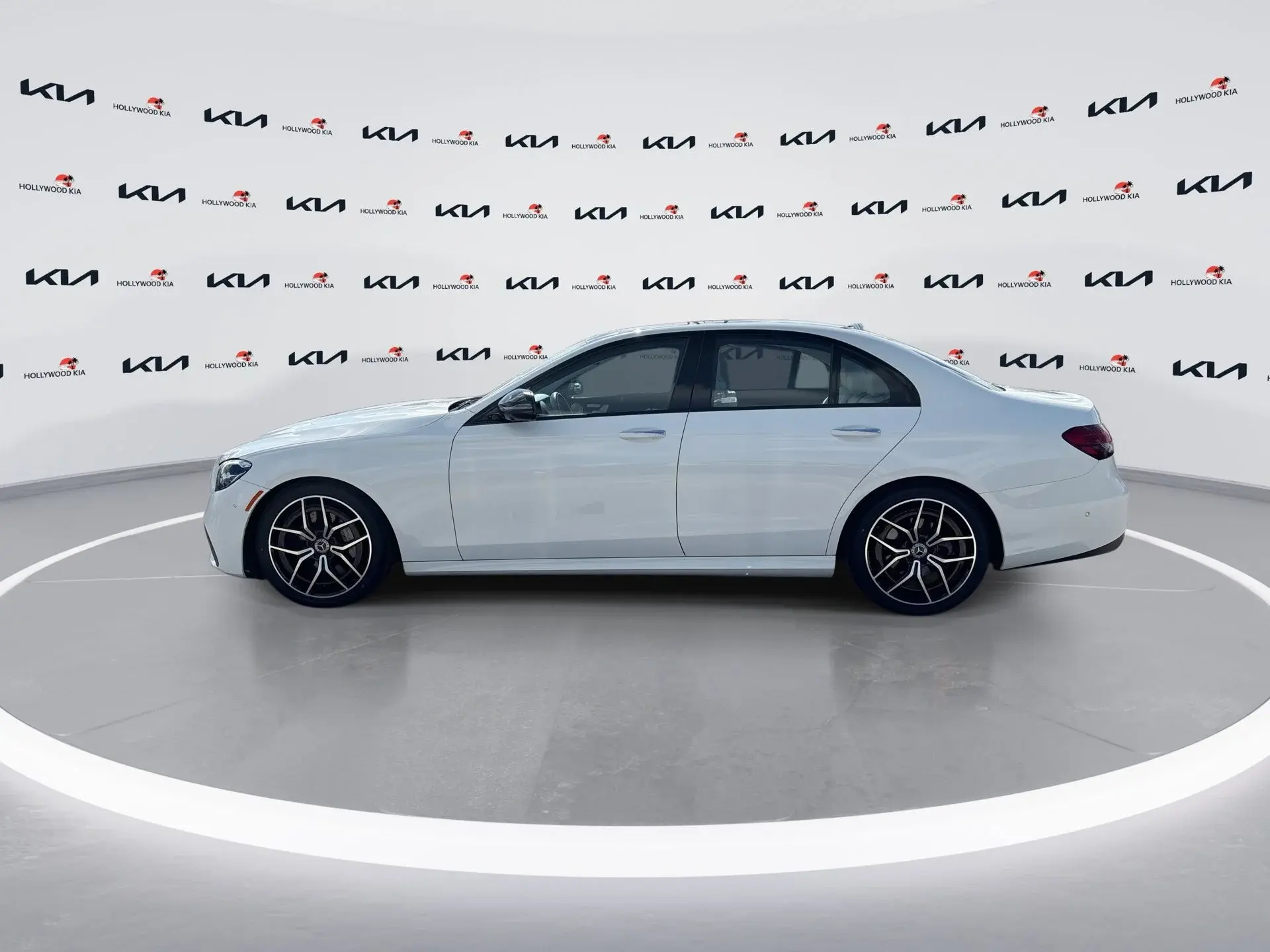 2021 Mercedes-Benz E-Class E350 photo 3
