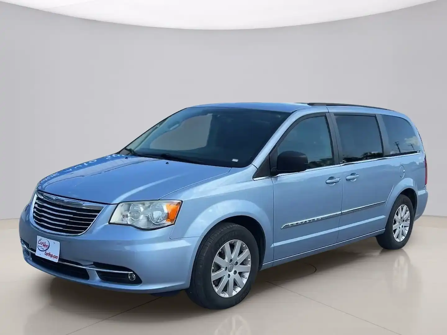 2013 Chrysler Town & Country Touring's photo