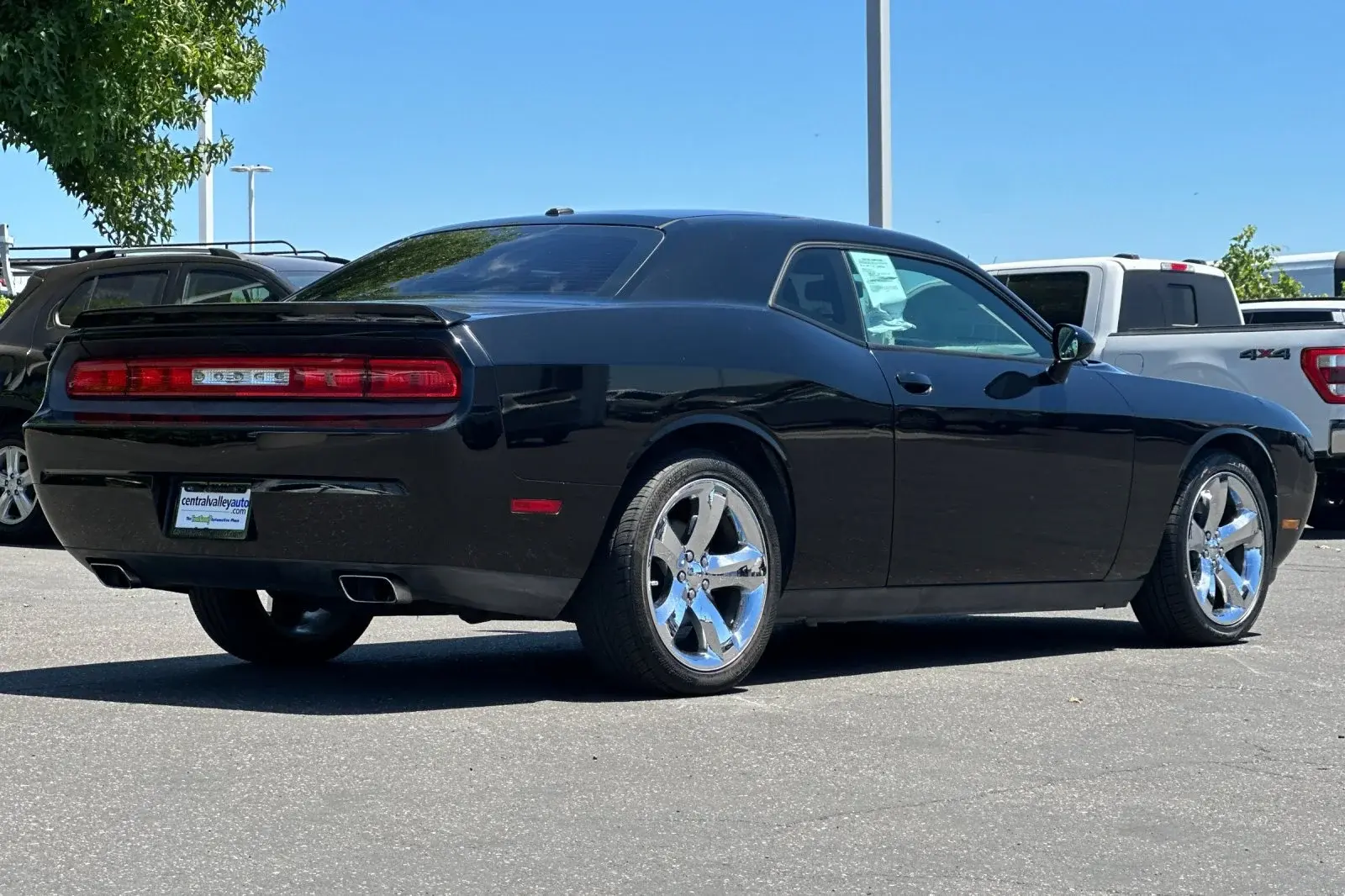 2013 Dodge Challenger SXT photo 4