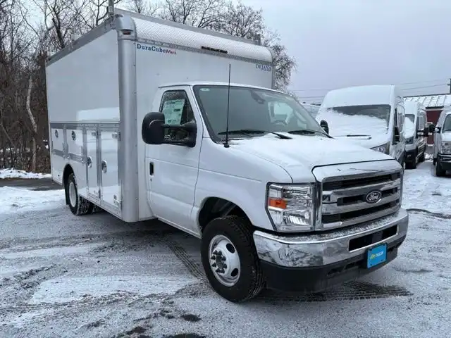 2026 Ford E-Series SRW E-350 Super Duty 158 in WB's photo
