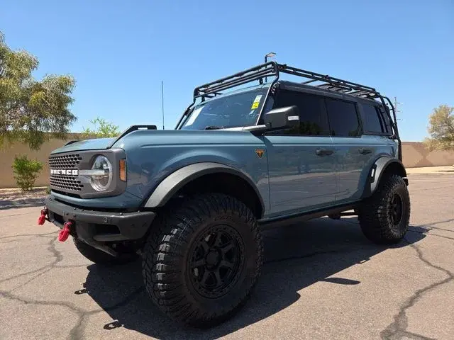 2021 Ford Bronco Badlands 4WD photo 4