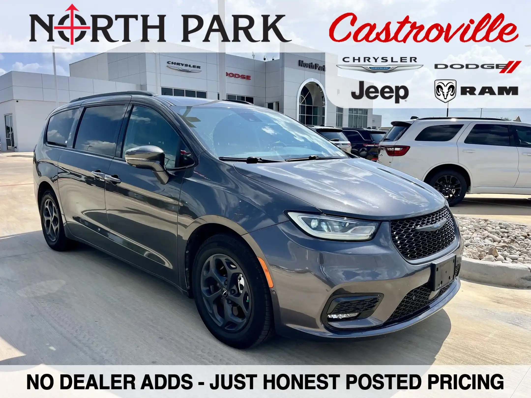 2021 Chrysler Pacifica Hybrid Touring L Hybrid's photo