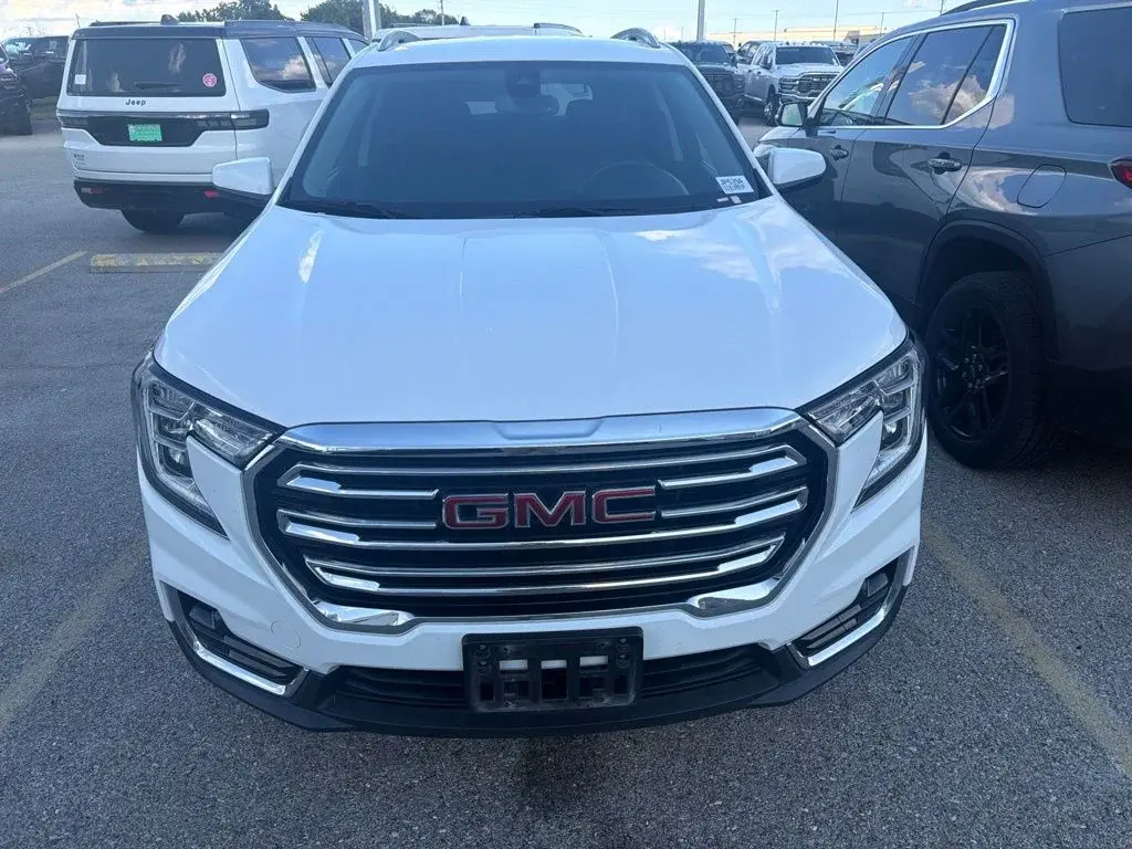 2023 GMC Terrain SLT AWD photo 3
