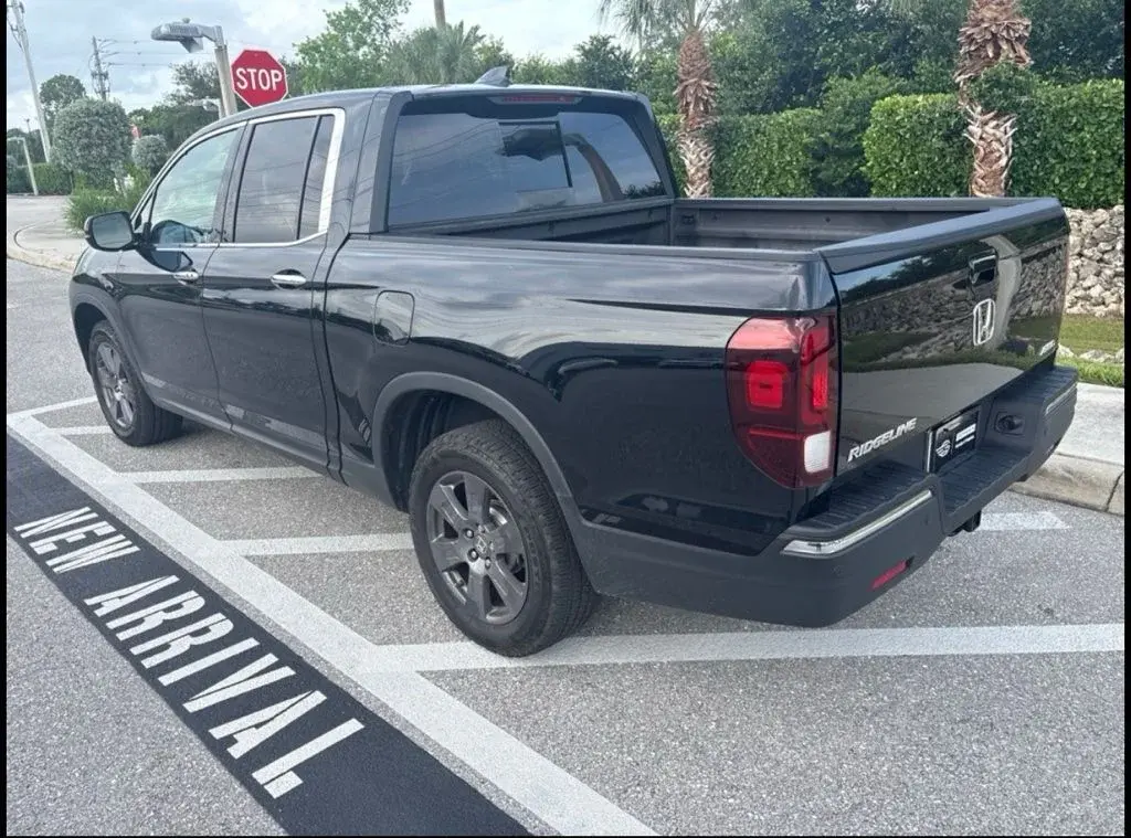 2020 Honda Ridgeline RTL-E AWD photo 3