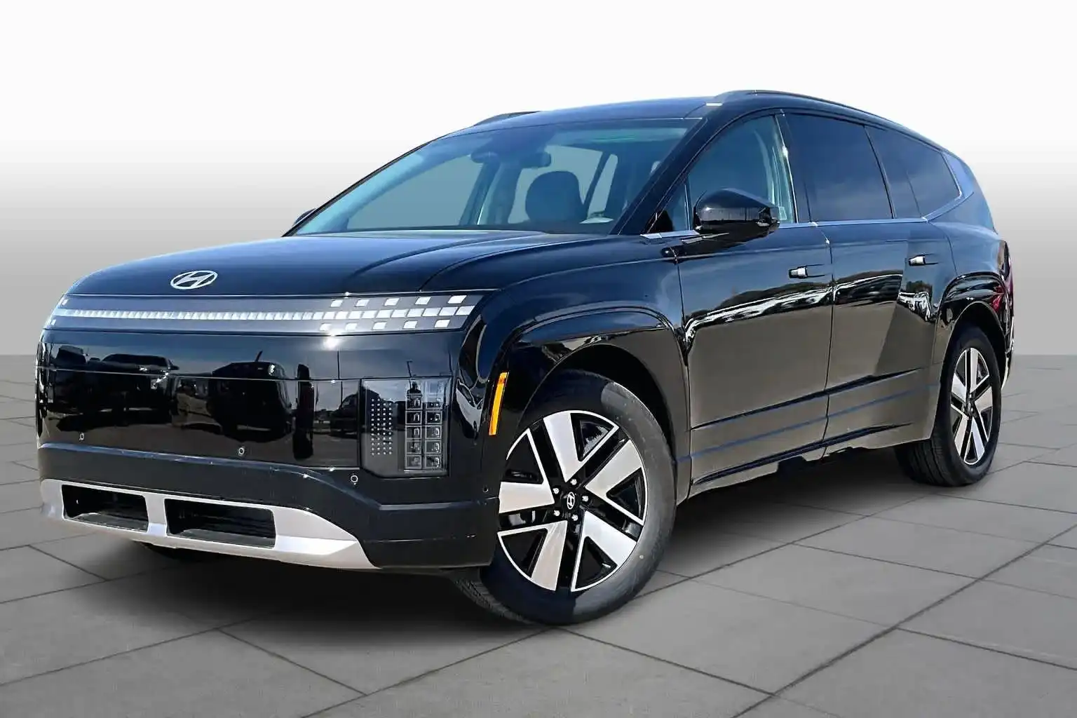 2026 Hyundai Ioniq 9 SEL AWD's photo