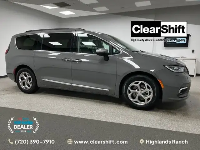 2023 Chrysler Pacifica Limited photo 1