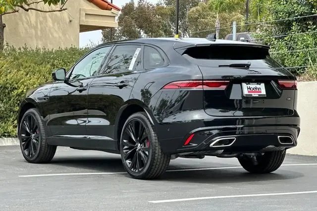 2026 Jaguar F-PACE P400 R-Dynamic S photo 3