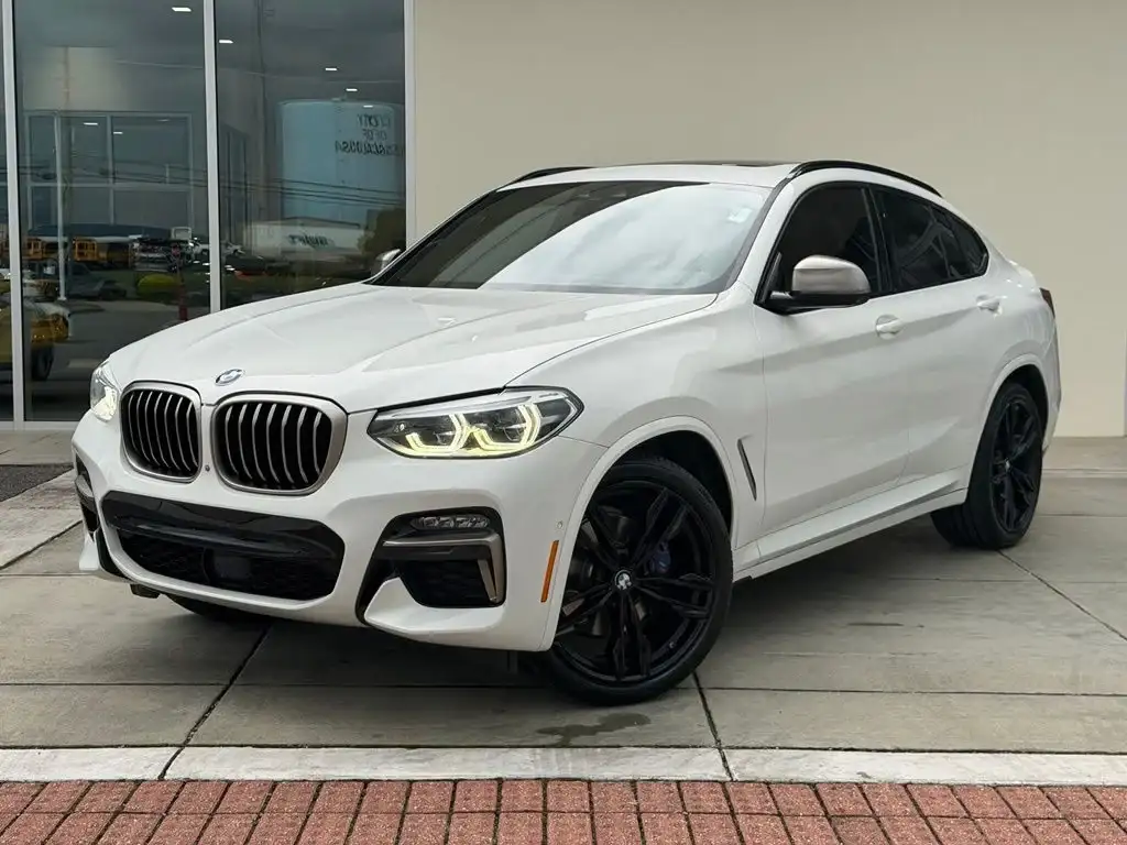 2021 BMW X4 M40i's photo
