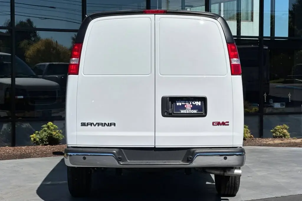 2026 GMC Savana 2500 photo 5