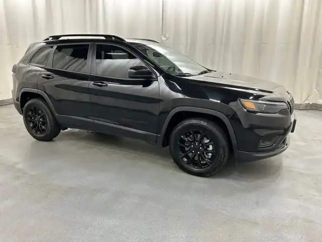 2023 Jeep Cherokee Altitude Lux 4WD's photo