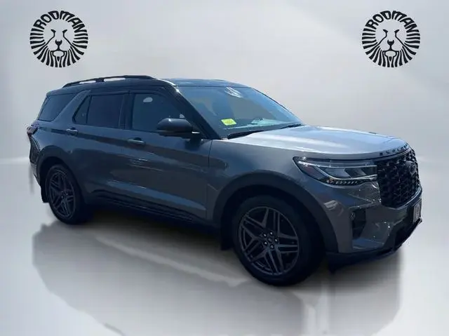 2025 Ford Explorer ST 4WD (PL535) photo 3