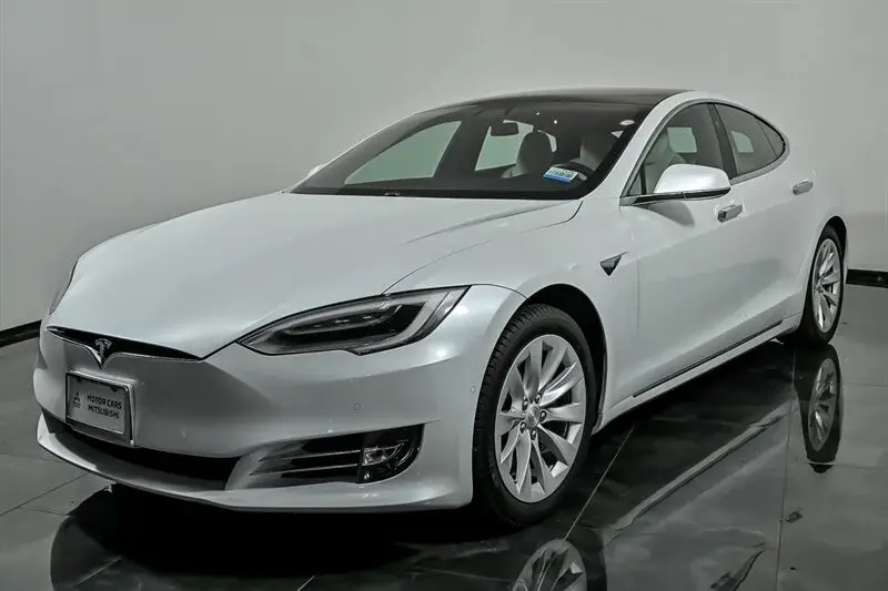 2020 Tesla Model S Long Range Plus photo 5