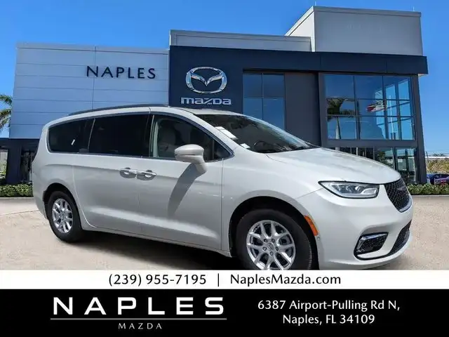 2021 Chrysler Pacifica Touring L's photo