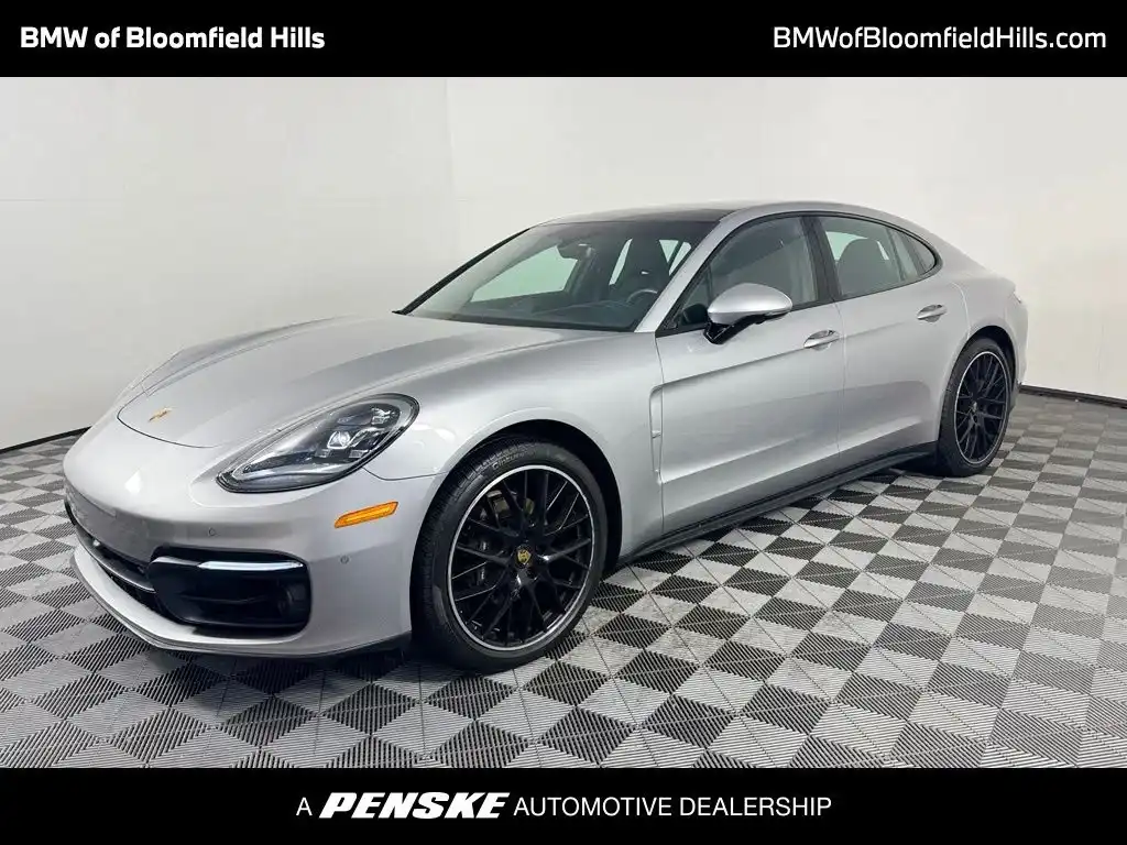 2023 Porsche Panamera Base's photo