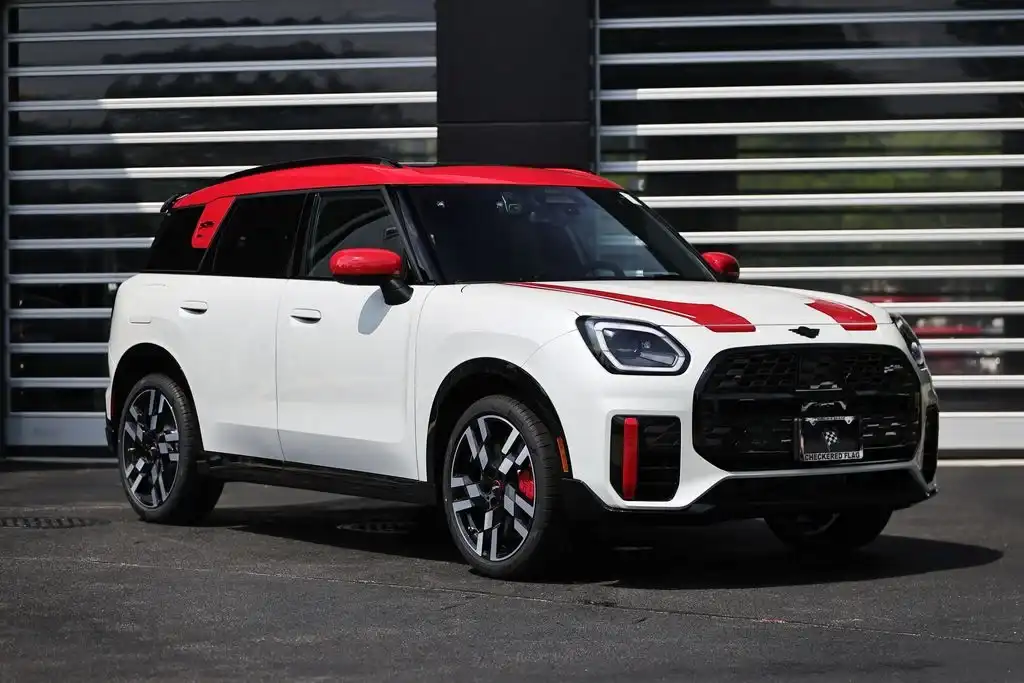 2027 MINI Countryman JCW ALL4's photo