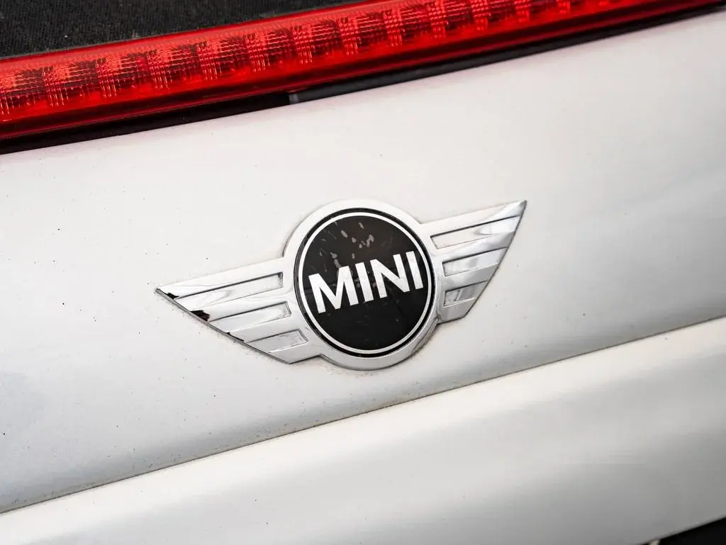 2014 MINI Cooper S photo 3