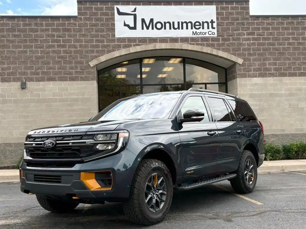 2025 Ford Expedition Tremor's photo