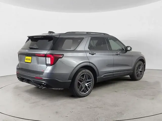 2026 Ford Explorer ST 4WD photo 5