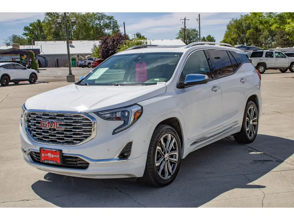 2020 GMC Terrain Denali AWD photo 4
