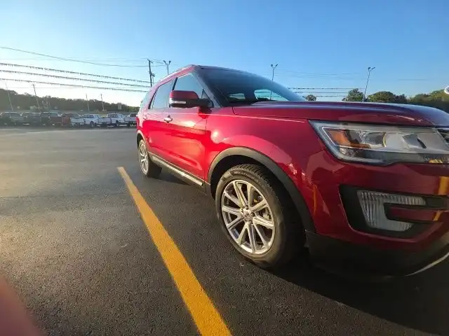 2017 Ford Explorer Limited 4WD's photo